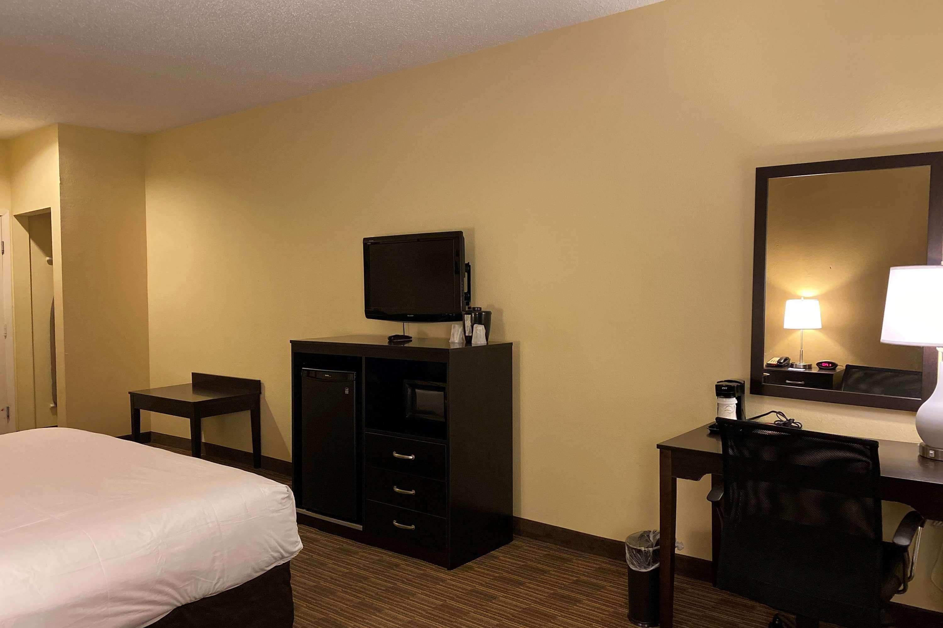 Baymont By Wyndham Houston North Exterior foto