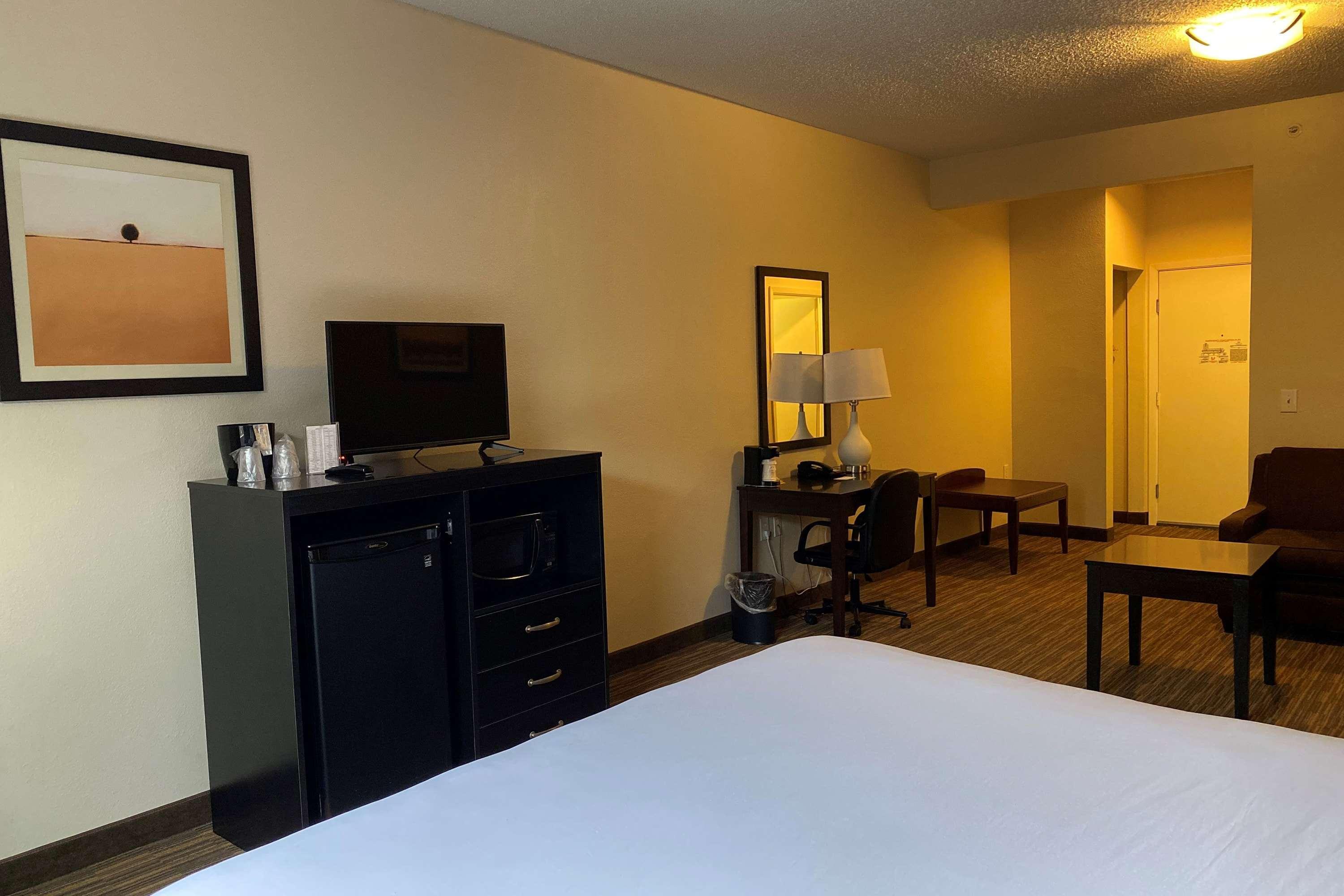 Baymont By Wyndham Houston North Exterior foto