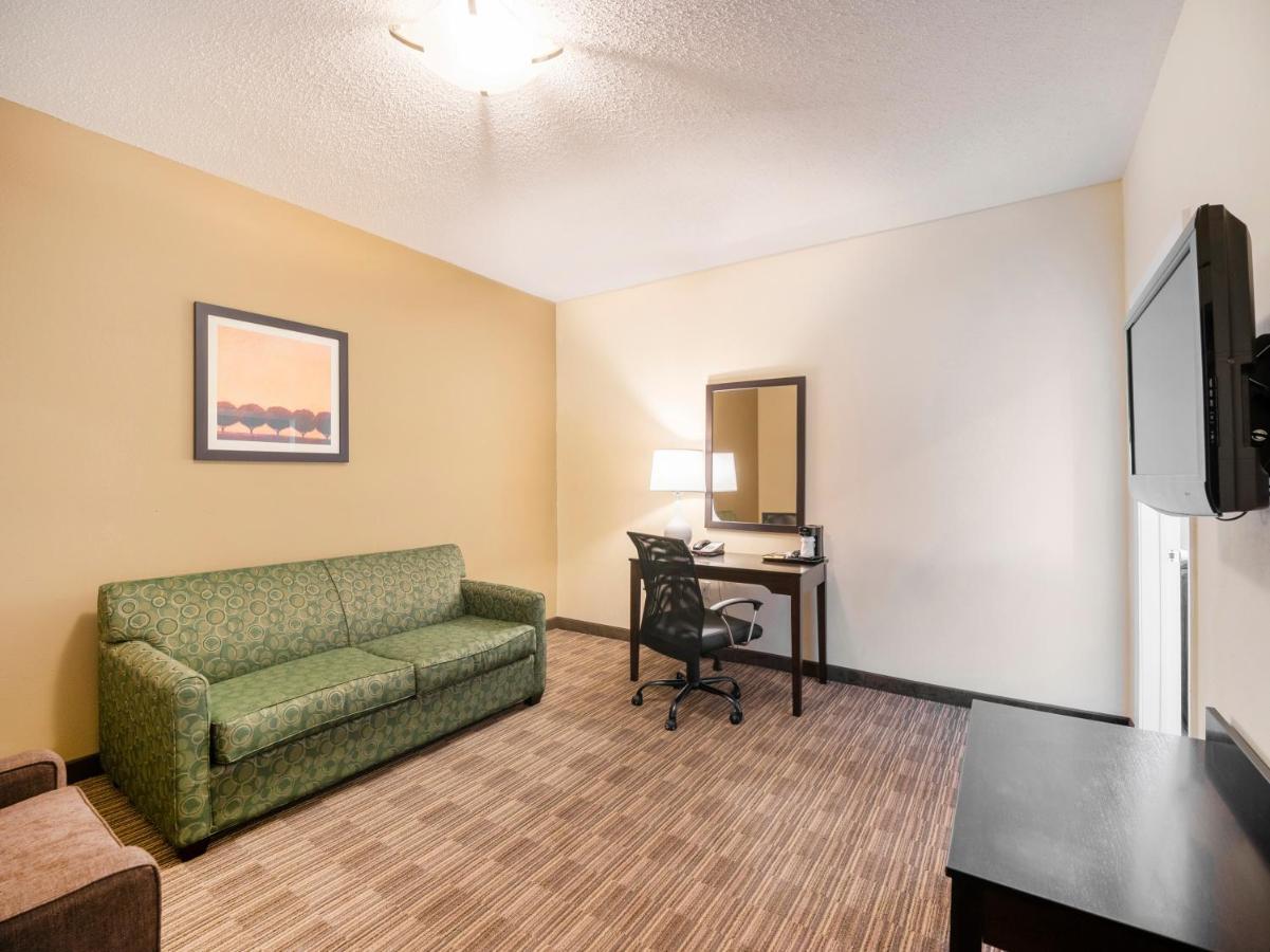 Baymont By Wyndham Houston North Exterior foto