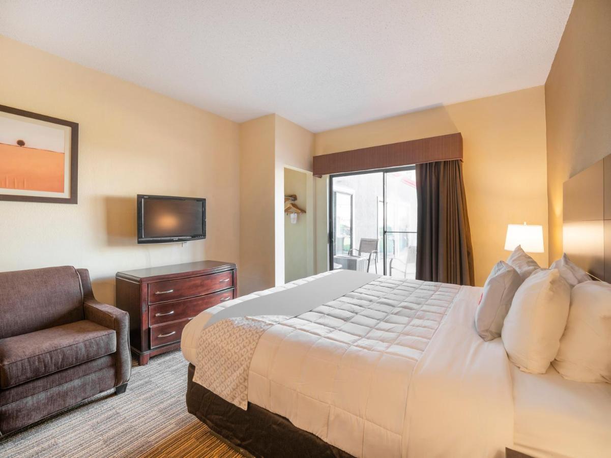 Baymont By Wyndham Houston North Exterior foto