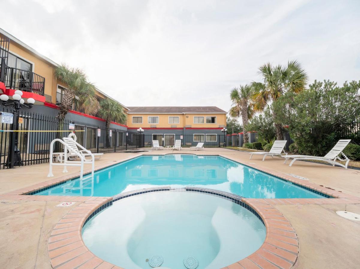 Baymont By Wyndham Houston North Exterior foto
