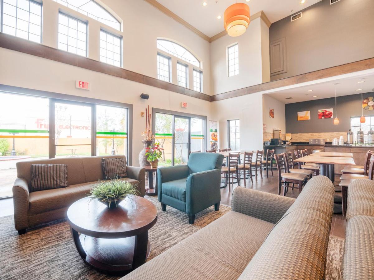 Baymont By Wyndham Houston North Exterior foto